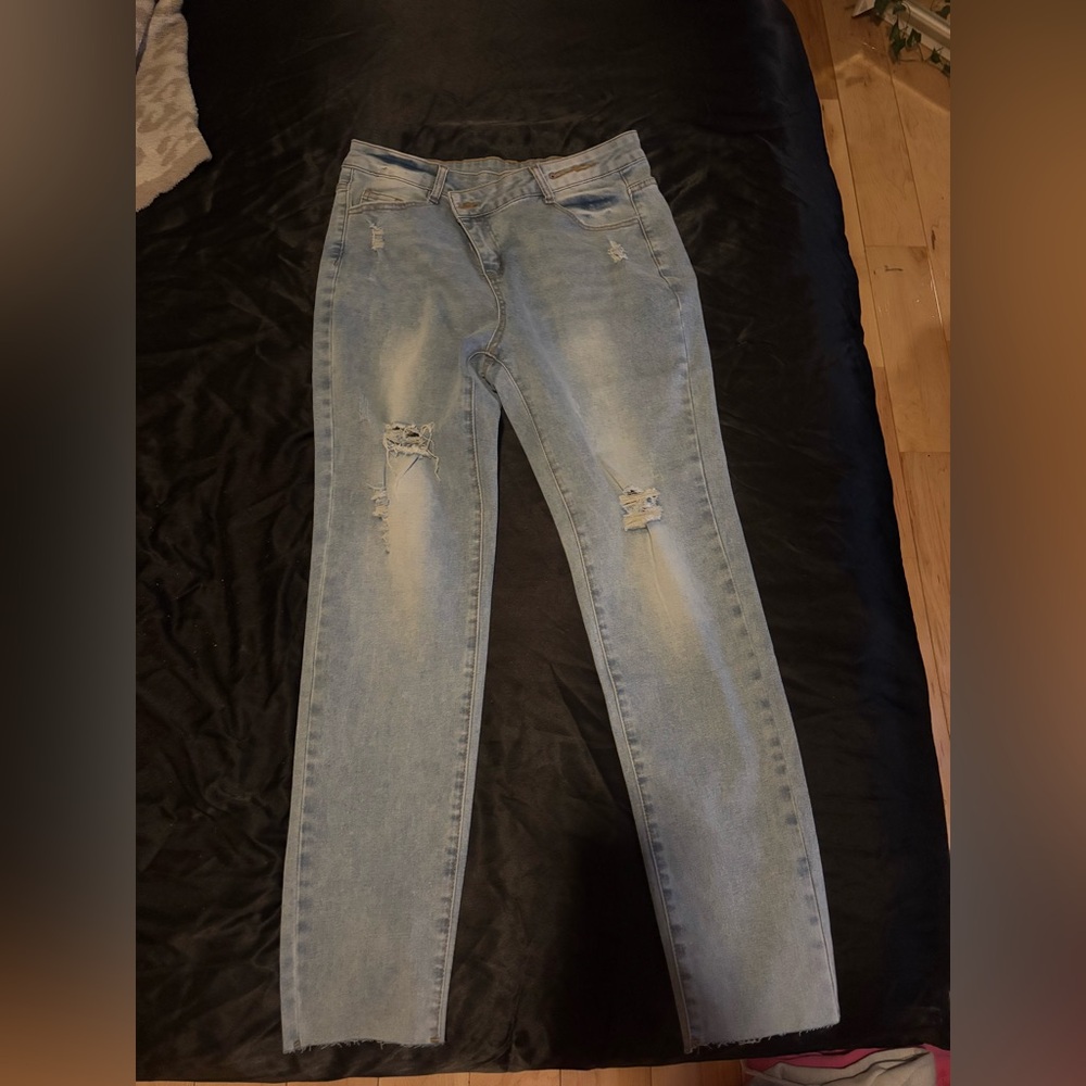 Cross flap jeans